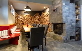 Къщи за гости Сноуфлейк Snowflake Chalet&Snowflake Lodge